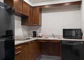 Hampton Inn & Suites Newport News Arpt Oyster Pt