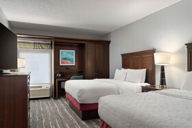 Hampton Inn & Suites Newport News Arpt Oyster Pt