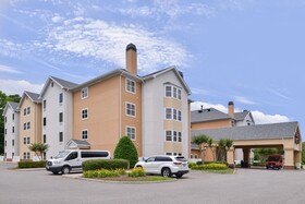 Hampton Inn & Suites Newport News Arpt Oyster Pt