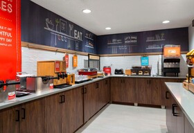 Hampton Inn & Suites Newport News Arpt Oyster Pt