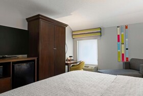 Hampton Inn & Suites Newport News Arpt Oyster Pt