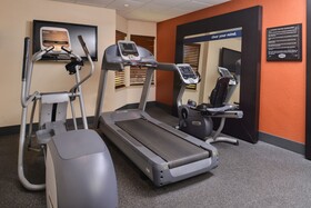 Hampton Inn & Suites Newport News Arpt Oyster Pt