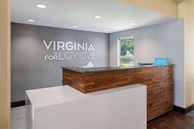 Hampton Inn & Suites Newport News Arpt Oyster Pt