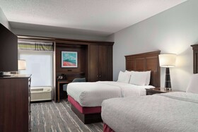 Hampton Inn & Suites Newport News Arpt Oyster Pt