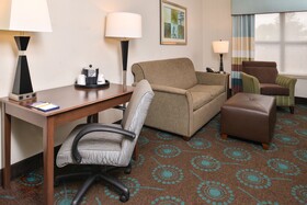 Hampton Inn & Suites Newport News Arpt Oyster Pt