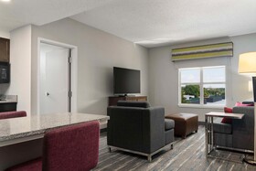 Hampton Inn & Suites Newport News Arpt Oyster Pt