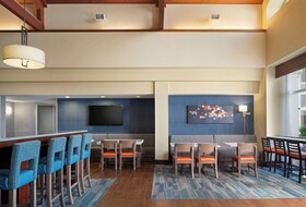 Hampton Inn & Suites Newport News Arpt Oyster Pt