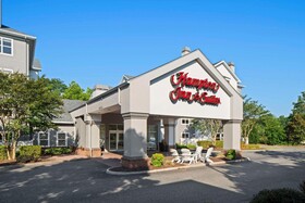 Hampton Inn & Suites Newport News Arpt Oyster Pt