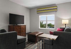 Hampton Inn & Suites Newport News Arpt Oyster Pt