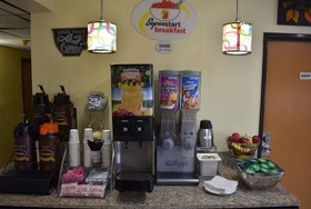 Super 8 by Wyndham Newport News/Jefferson Ave.
