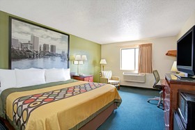 Super 8 by Wyndham Newport News/Jefferson Ave.