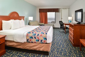 Best Western Plus Holiday Sands Inn & Suites