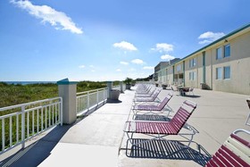 Best Western Plus Holiday Sands Inn & Suites