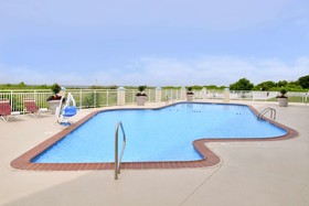 Best Western Plus Holiday Sands Inn & Suites