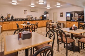 Best Western Plus Holiday Sands Inn & Suites