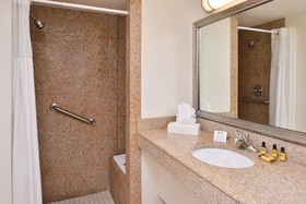 Best Western Plus Holiday Sands Inn & Suites