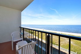 Best Western Plus Holiday Sands Inn & Suites