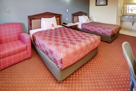 Econo Lodge at Military Circle