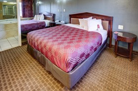 Econo Lodge at Military Circle