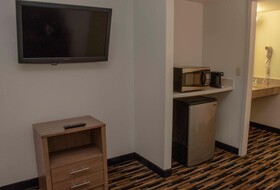 Quality Suites Lake Wright - Norfolk Airport