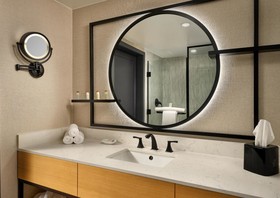 Renaissance Portsmouth-Norfolk Waterfront Hotel