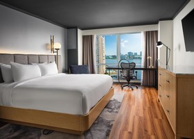 Renaissance Portsmouth-Norfolk Waterfront Hotel