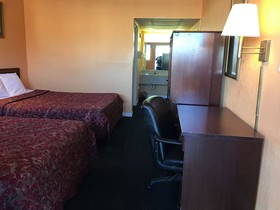 Super 8 by Wyndham Portsmouth Norfolk