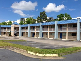 Super 8 by Wyndham Portsmouth Norfolk