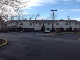 Super 8 by Wyndham Radford VA