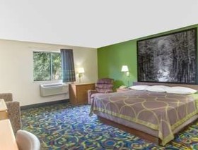 Super 8 by Wyndham Radford VA
