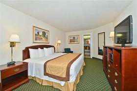 Best Western Plus Governor's Inn