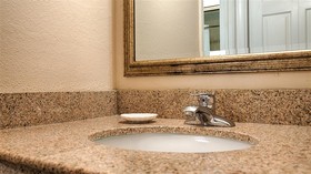 Best Western Plus Governor's Inn
