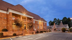 Best Western Plus Governor's Inn
