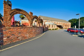 Best Western Plus Governor's Inn