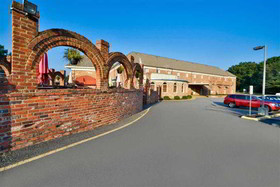 Best Western Plus Governor's Inn