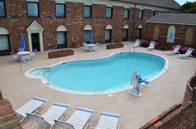 Best Western Plus Governor's Inn