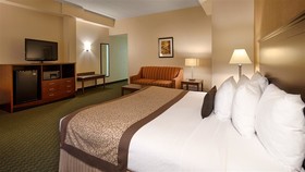 Best Western Plus Governor's Inn