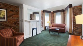 Best Western Plus Governor's Inn