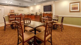 Best Western Plus Governor's Inn