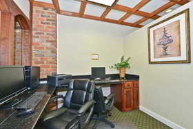 Best Western Plus Governor's Inn