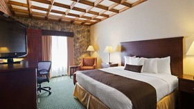 Best Western Plus Governor's Inn