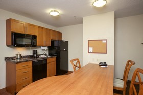 Candlewood Suites Richmond Airport