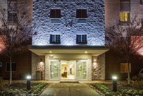 Candlewood Suites Richmond Airport