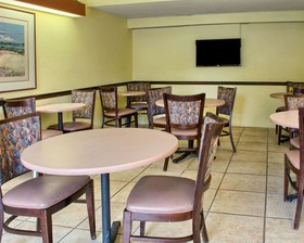 Econo Lodge Richmond West Broad