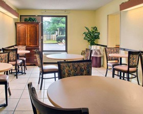 Econo Lodge Richmond West Broad