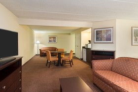 Holiday Inn Express Richmond Airport
