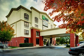 Holiday Inn Express Richmond Airport