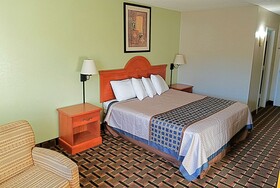 Knights Inn Richmond at W Broad Saint