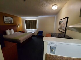 Studio 6 Richmond, VA - I-64 West
