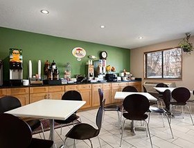 Super 8 by Wyndham Richmond/Chamberlayne Rd